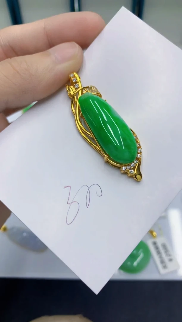 颈饰未镶嵌翡翠翡翠