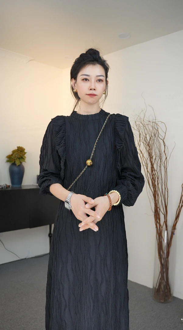 瑟伦莎【舒奇雅】秋季气质时尚压皱轻奢显瘦长裙连衣裙20065