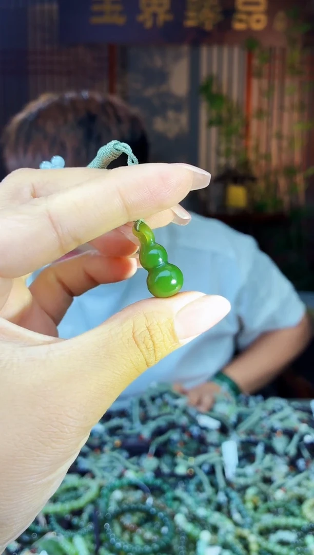 和田玉未镶嵌颈饰拍一发一