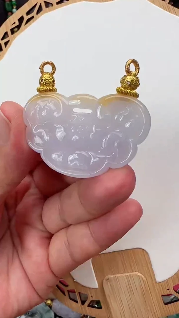 颈饰未镶嵌翡翠吊坠