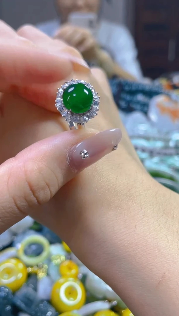 翡翠未镶嵌颈饰/Q/翡翠A货,一件也是批发价