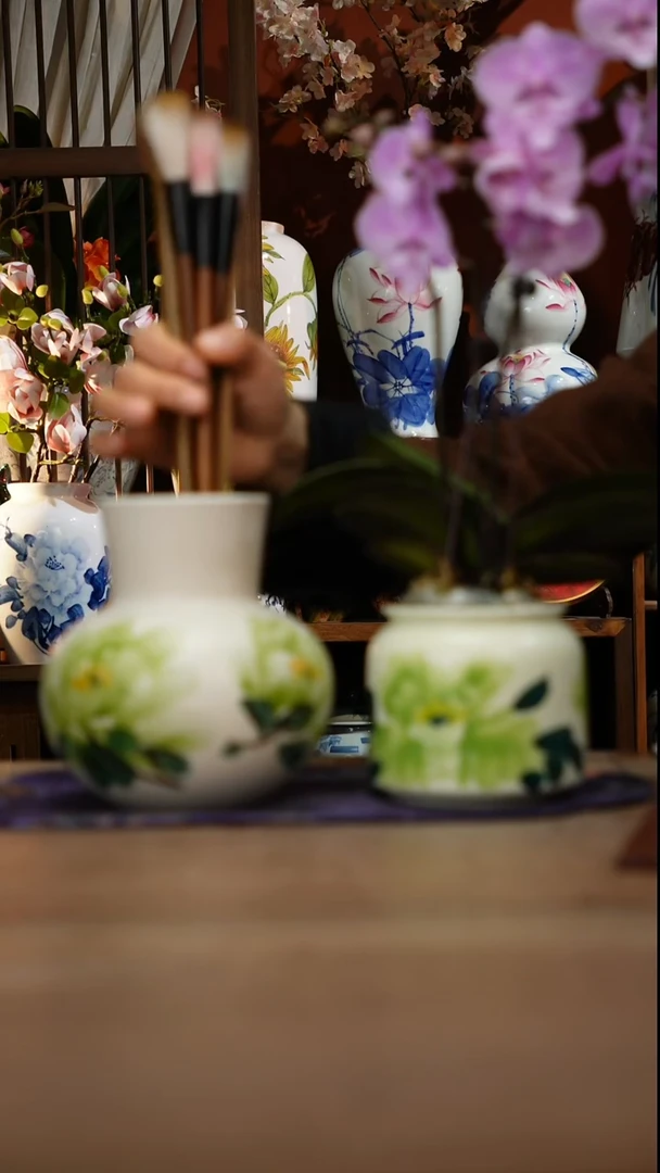 当代景德镇设计师釉下手绘陶瓷花瓶