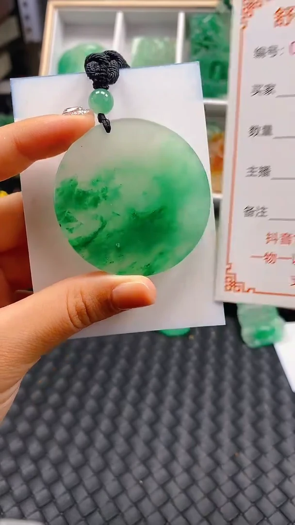 石英岩玉未镶嵌颈饰7888