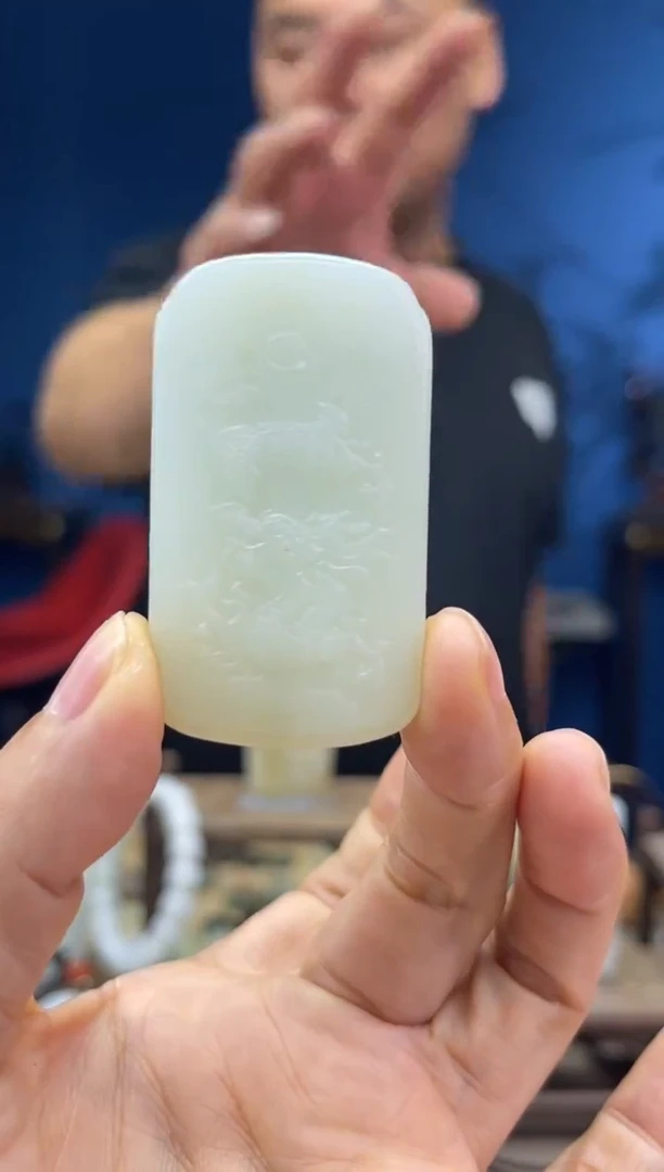 和田玉未镶嵌颈饰1