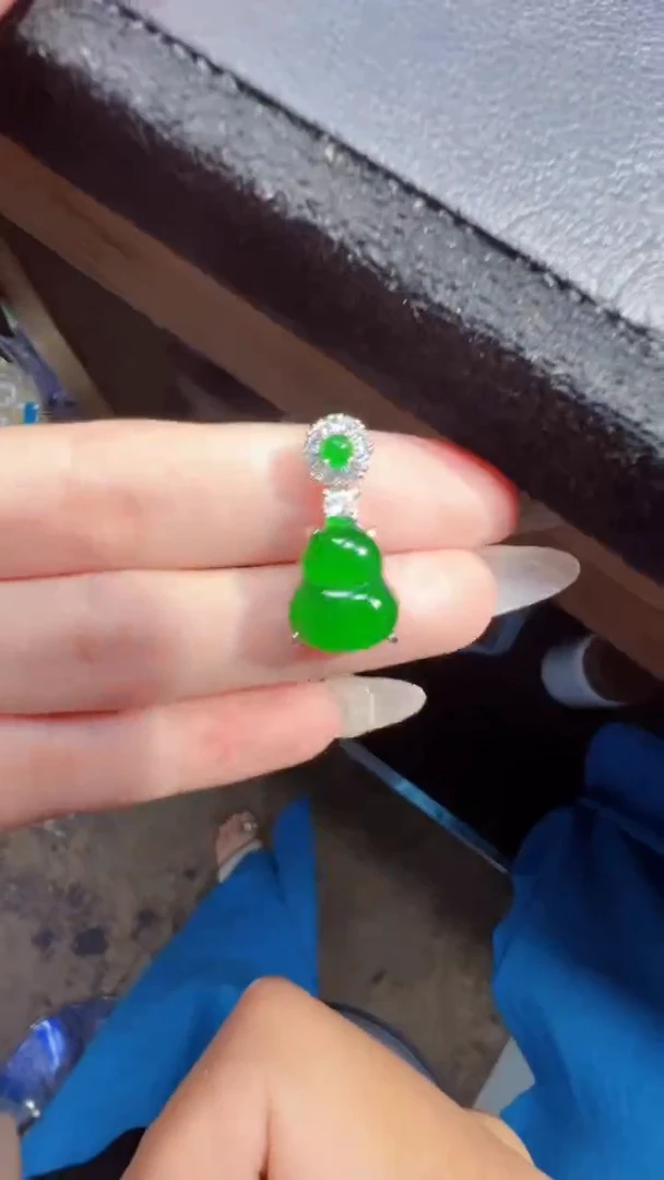未镶嵌定制翡翠翡翠A货有轻微色差属于正常现象，葫芦多样性发货1