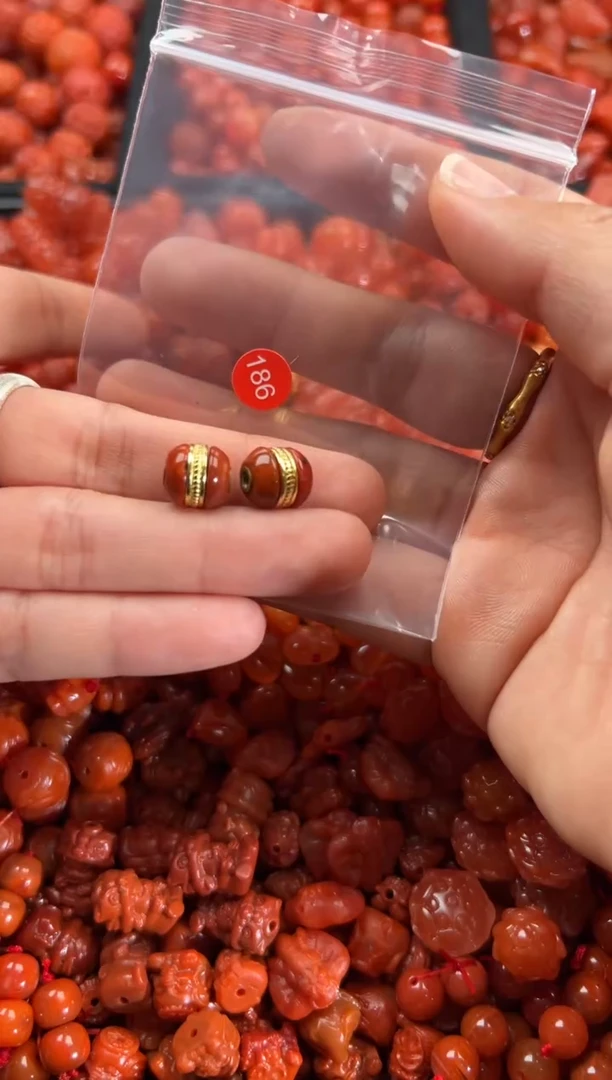 【闪购商品】南红玛瑙颈饰未镶嵌1