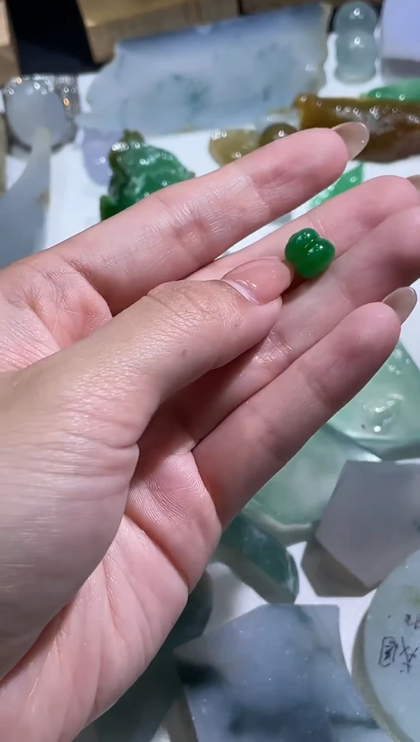 未镶嵌定制翡翠葫芦