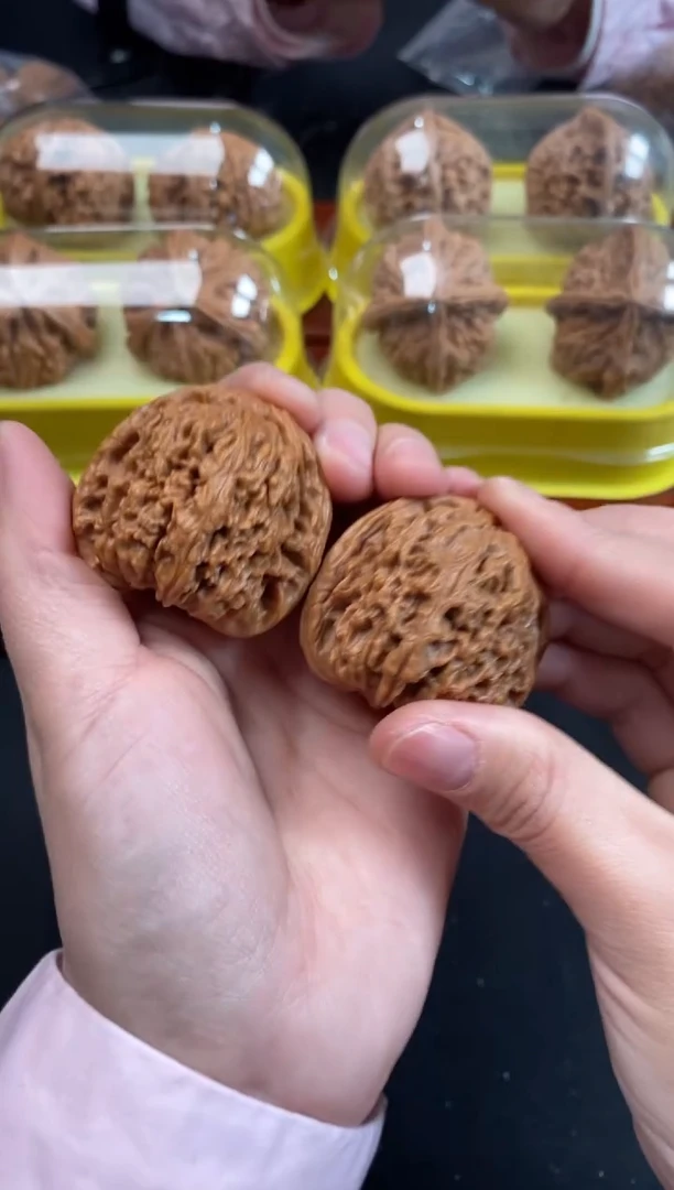 把件文玩核桃南疆石40尺A125