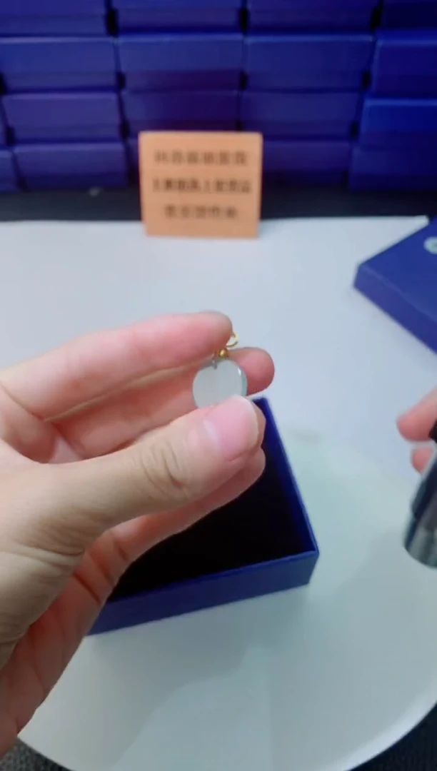 翡翠未镶嵌颈饰1111111111