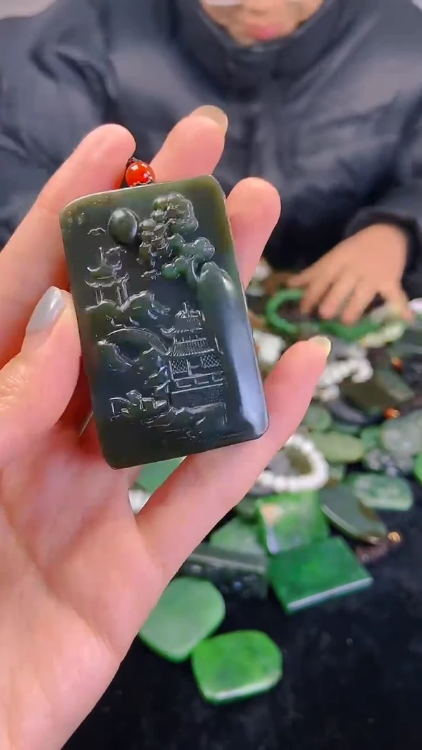 颈饰未镶嵌和田玉1