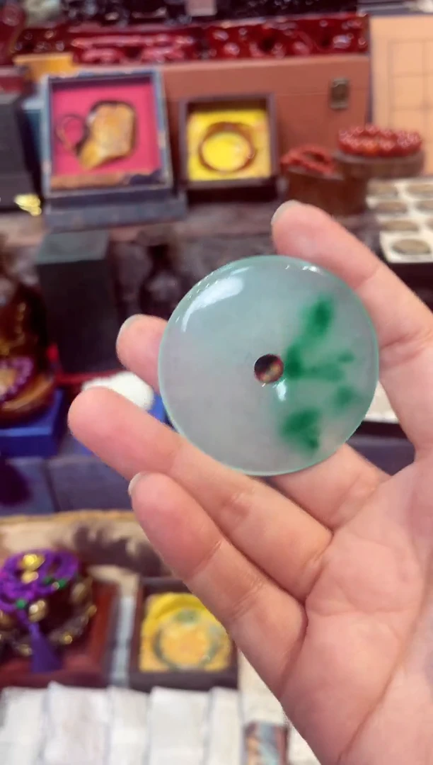 【闪购商品】翡翠颈饰未镶嵌