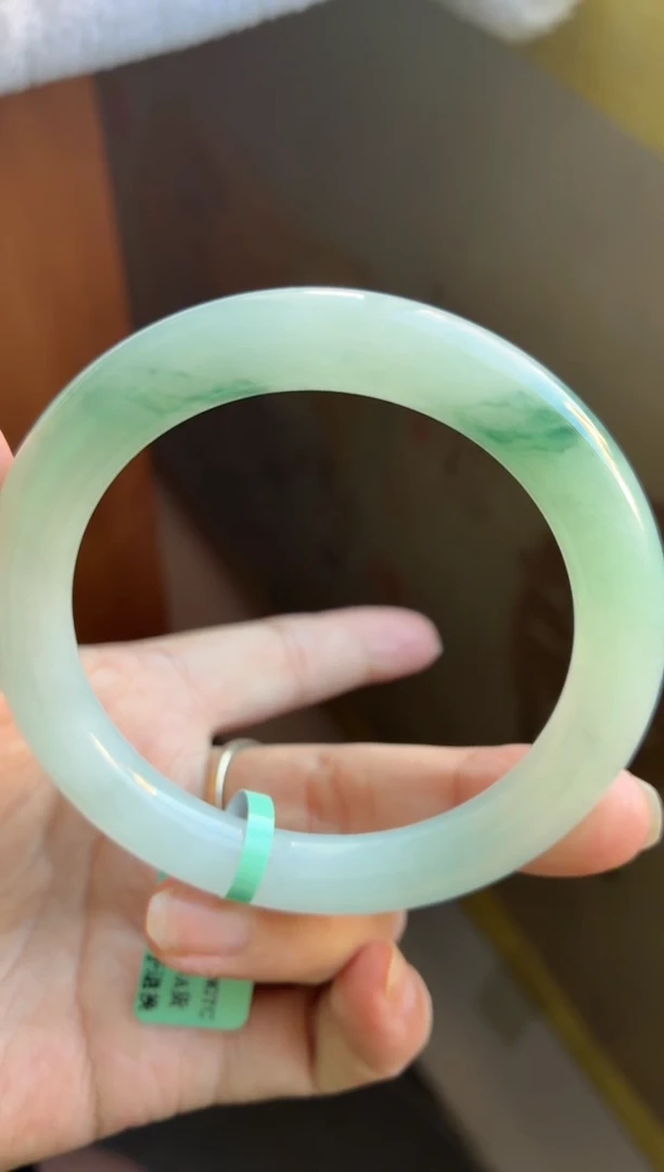 未镶嵌手镯翡翠（冰化胶飘绿花色）圆条22号