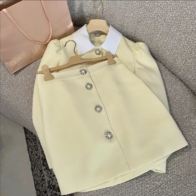全新未使用 MIU MIU/缪缪 纯色排扣短裙 黄色/40