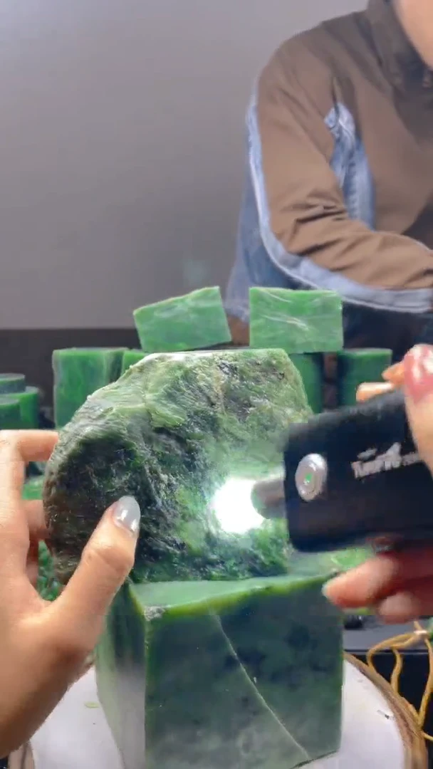 未镶嵌和田玉珠宝半成品1