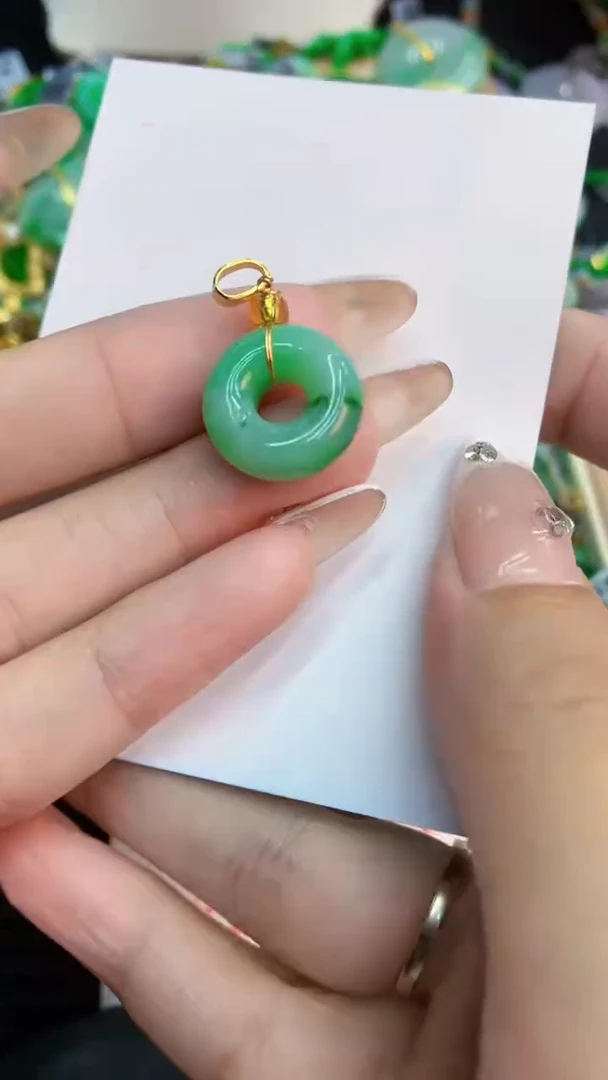 翡翠未镶嵌吊坠(不含链)1