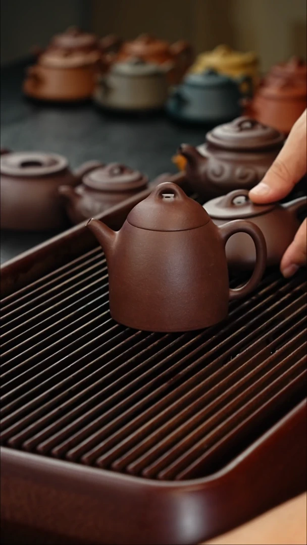 茶壶紫砂比****鱼烟嘴石瓢微瑕