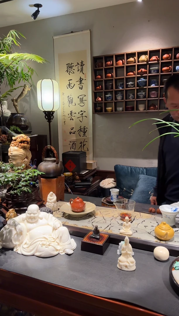 【闪购商品】树脂制品观音摆件11111111111