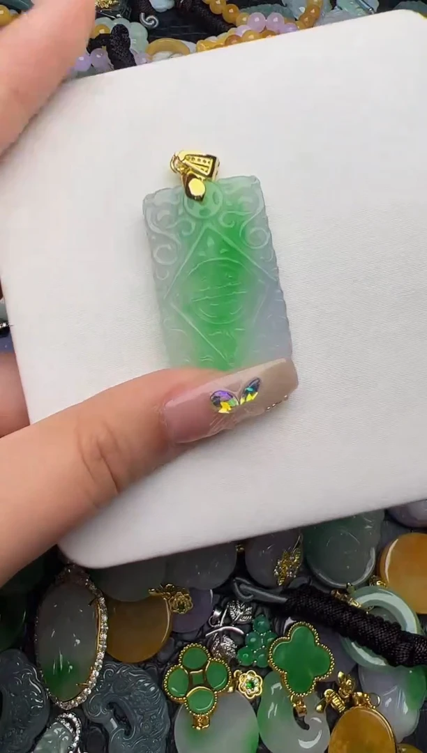 翡翠未镶嵌颈饰天然缅甸翡翠吊坠