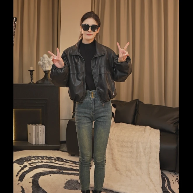 2024新款冬款蝙蝠灯笼袖设计感翻领机车外套春秋皮衣女短款外套潮