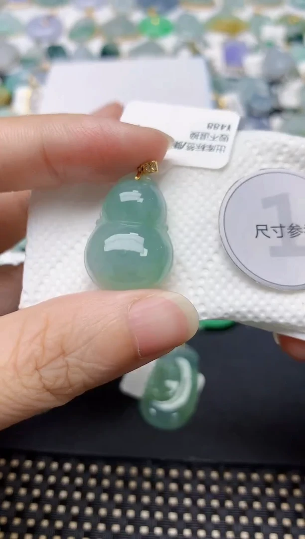 翡翠18K金镶嵌颈饰天然缅甸A货翡翠