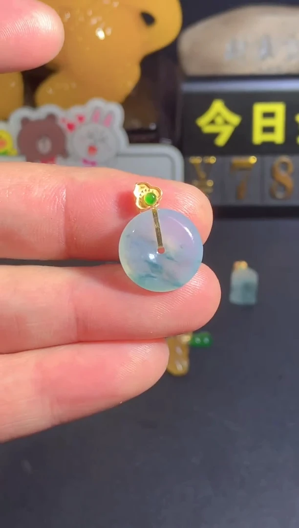 颈饰18K金镶嵌翡翠