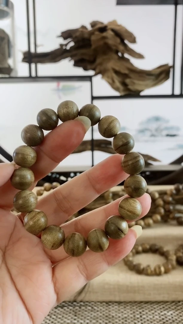 沉香手串文莱生结陈化料12+MM单圈