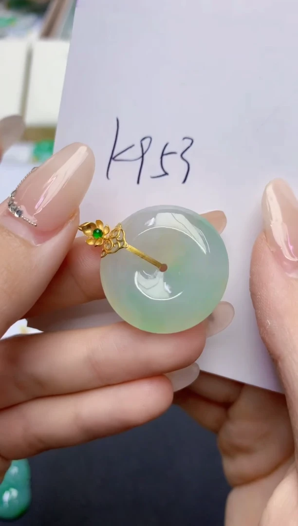 翡翠18K金镶嵌颈饰天然缅甸A货翡翠