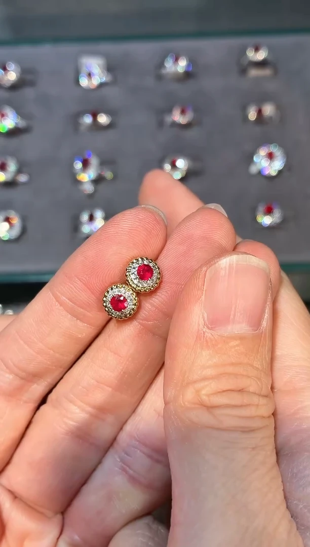 18K金镶嵌耳钉红宝石【闪购】不低于0.38ct/七天鉴赏/多样性发货