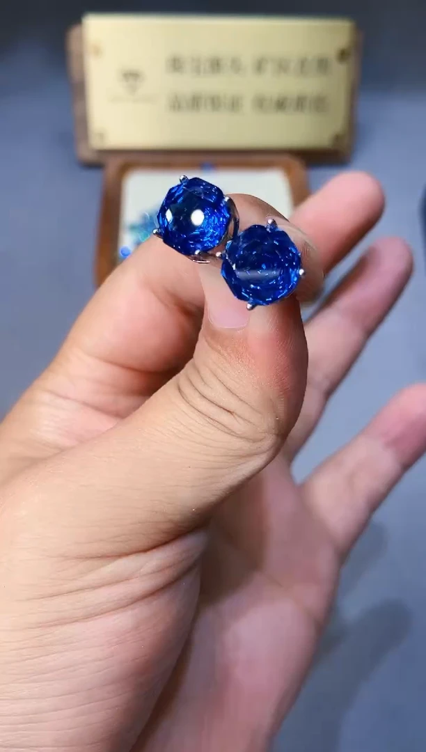 银S925镶嵌耳饰托帕石.....