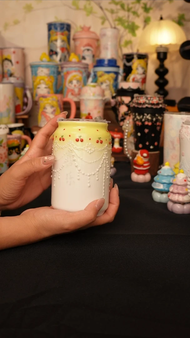 陶景德镇手绘的杯子