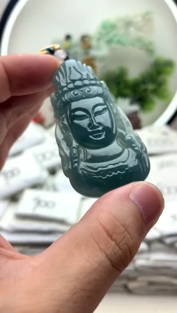 颈饰未镶嵌翡翠观音首