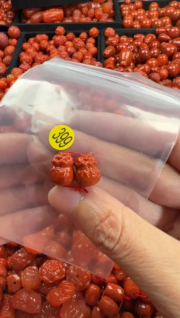 颈饰未镶嵌南红玛瑙1