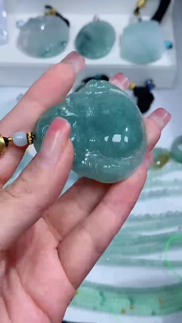 翡翠未镶嵌颈饰吊坠