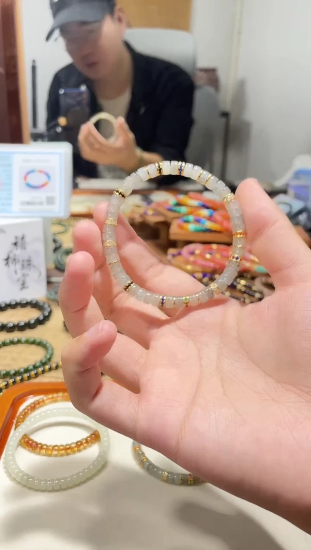 未镶嵌手串和田玉6mm点墨青花冰乌鸡和田玉手串 设计款