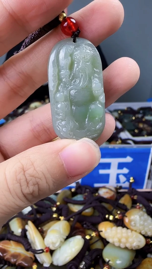 和田玉未镶嵌颈饰1