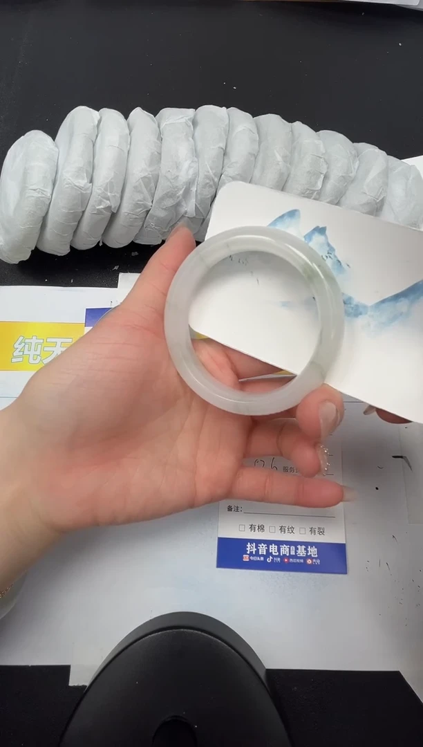 【闪购商品】石英质玉手镯未镶嵌19-52.6