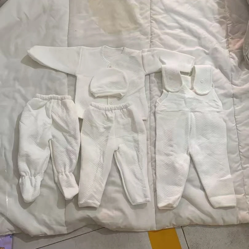 有微瑕 白色套装