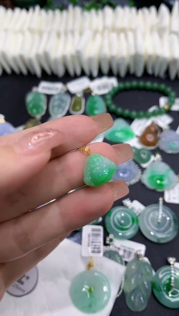 吊坠(不含链)18K金镶嵌翡翠11