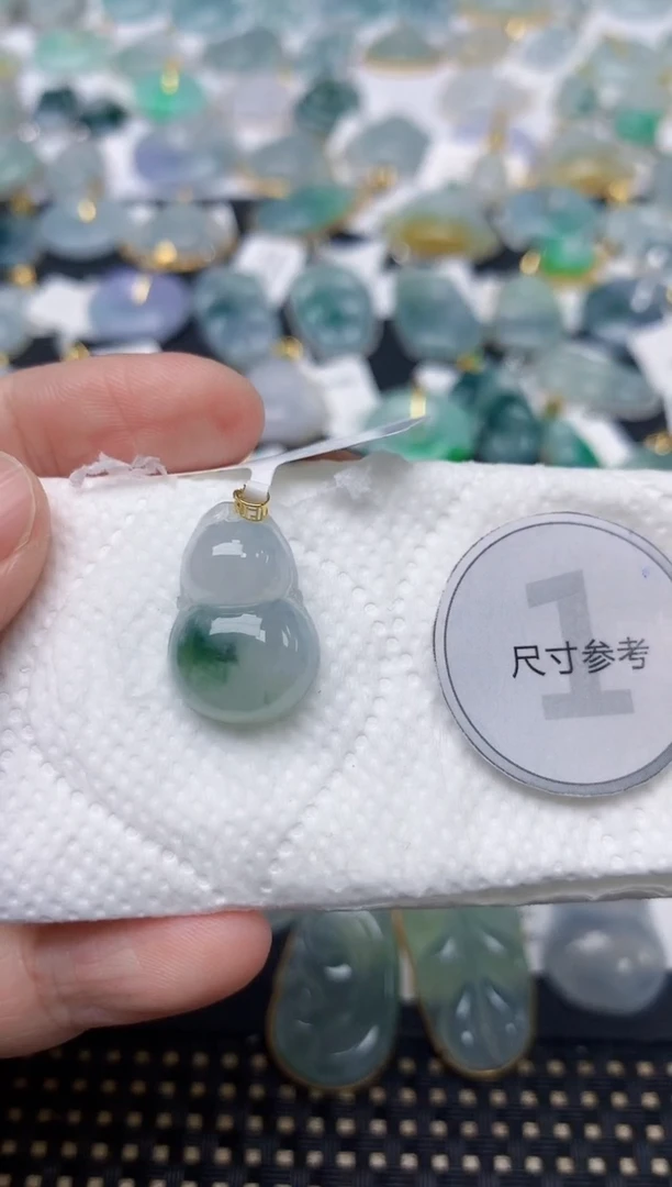 颈饰18K金镶嵌翡翠天然缅甸A货翡翠