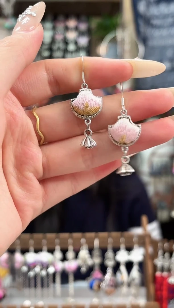 织绣民族风非遗老绣饰品584*