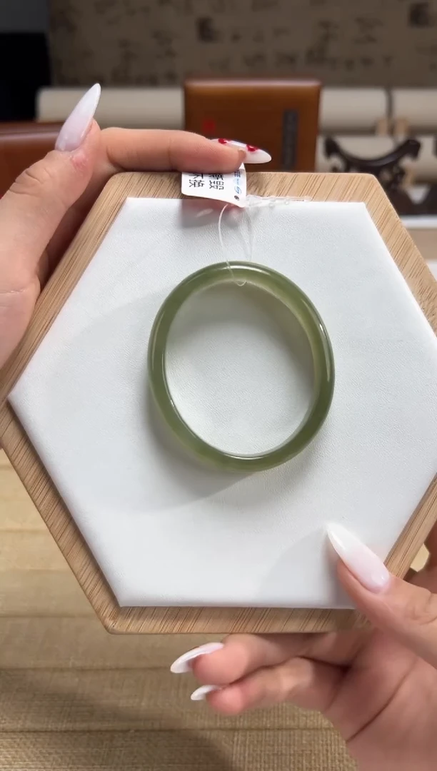 和田玉手镯未镶嵌53.7