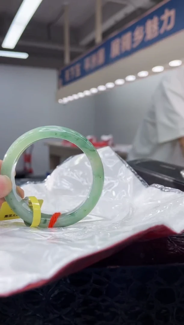 未镶嵌手镯翡翠手镯18