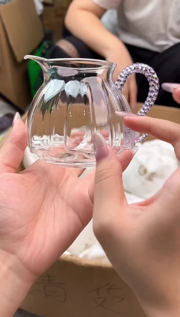 禾墨清莲浅紫色
