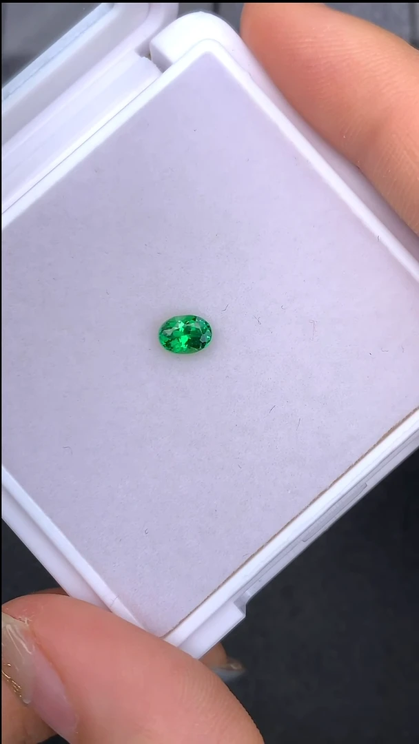 【闪购商品】石榴石无未镶嵌61分