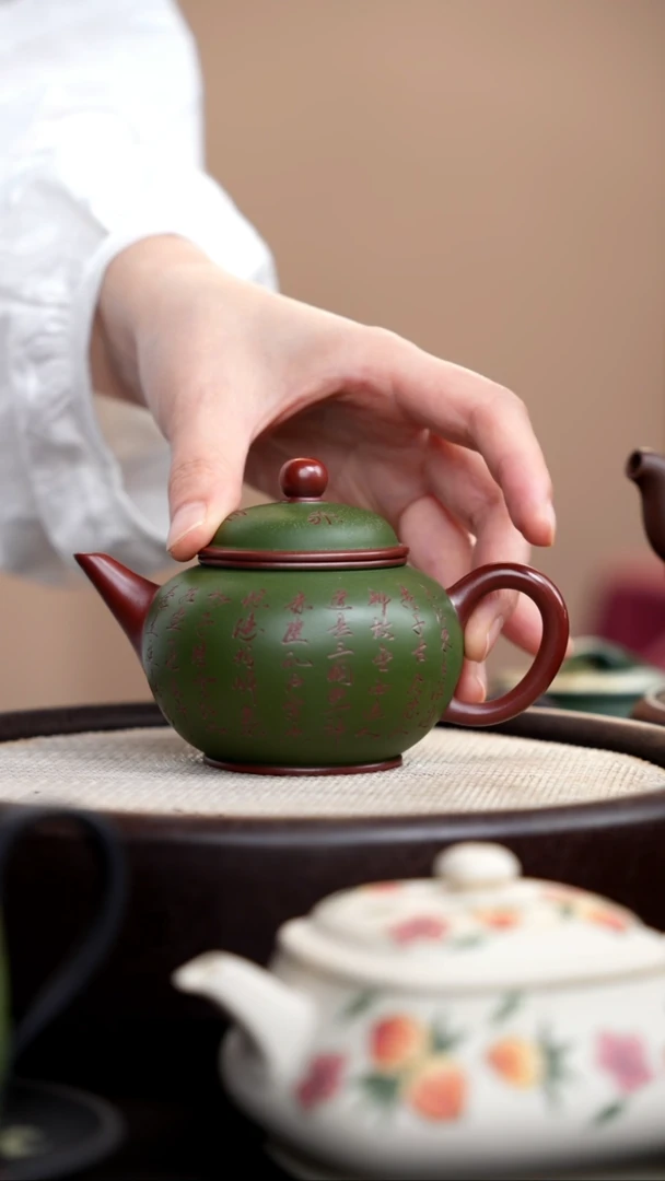 茶壶紫砂民国绿粉浆水平刻字