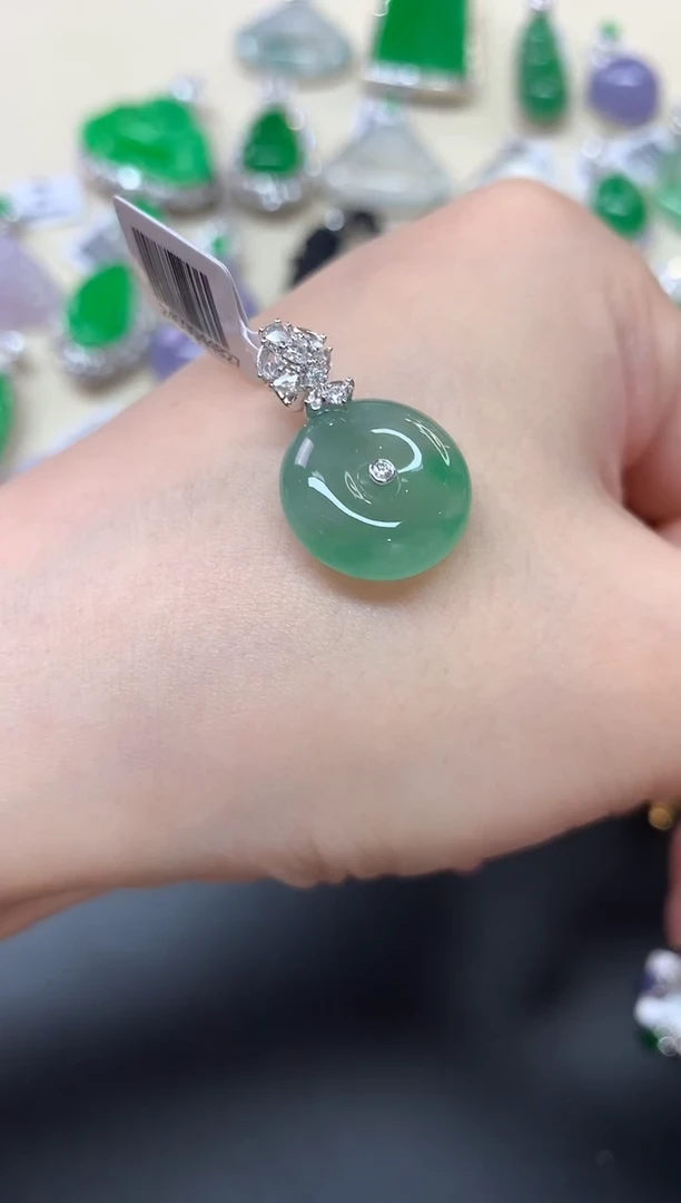 翡翠18K金镶嵌吊坠(不含链)W115|13800