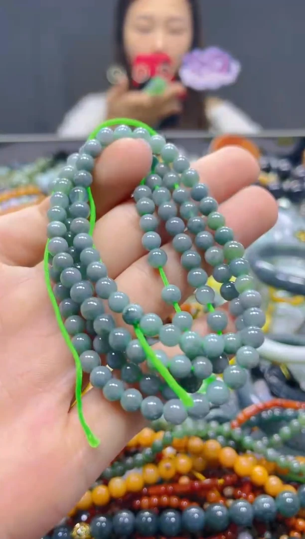 颈饰未镶嵌翡翠5MM/Z/翡翠A货，一件也是批发价
