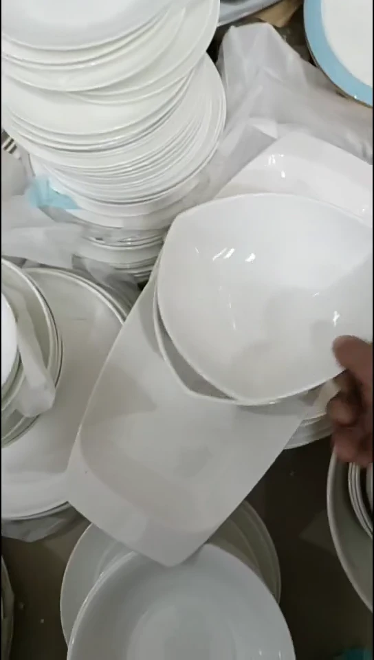 【闪购商品】瓷8寸三角碗4个装142