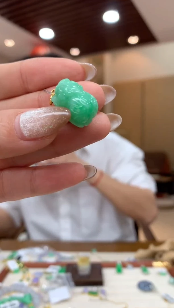 吊坠(不含链)18K金镶嵌翡翠貔貅