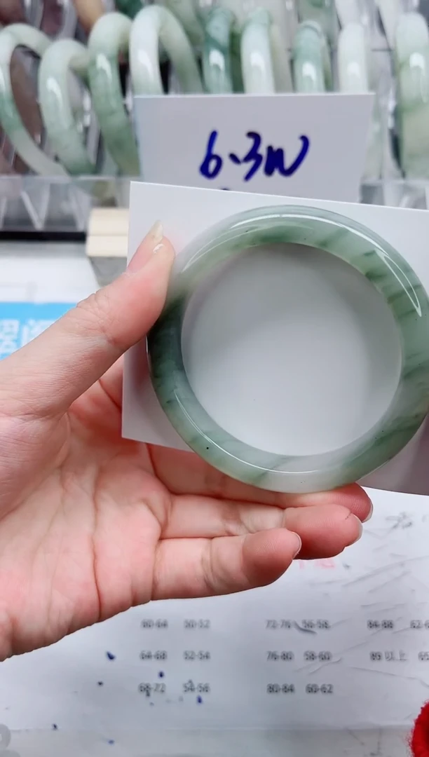 【闪购商品】石英质玉手镯未镶嵌A305-54.6